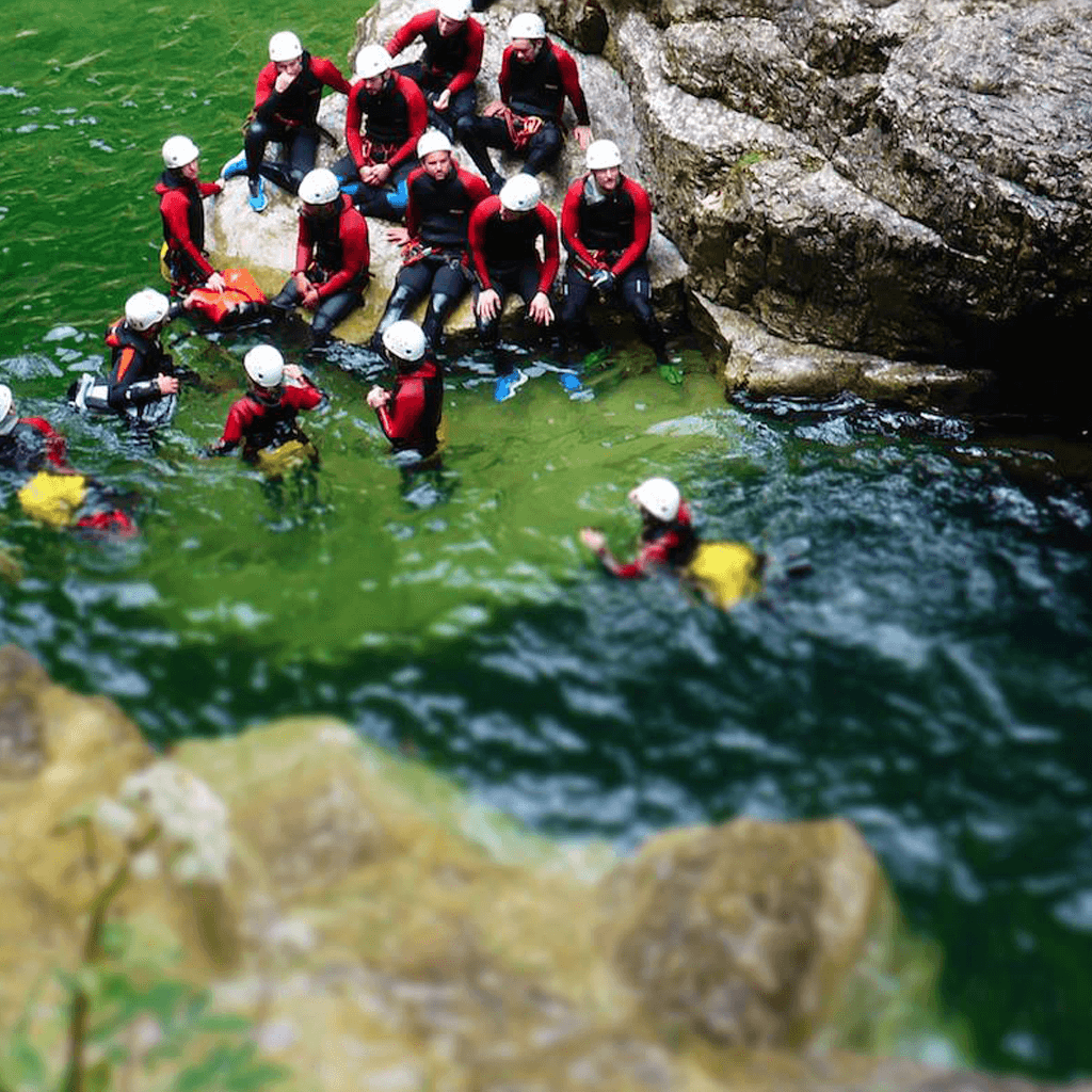 Canyoning Gruppenfoto beim JGA