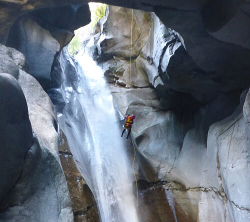 Canyoning in Tessin
